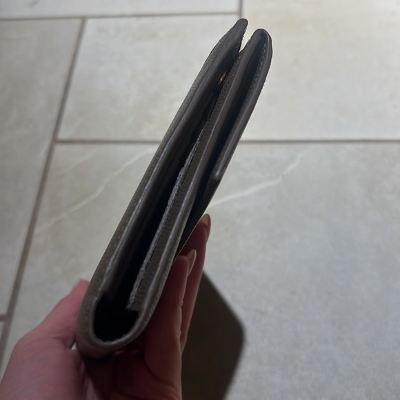 Authentic YSL Uptown large flap wallet in grain de poudre embossed leather WOC - Picture 9 of 14